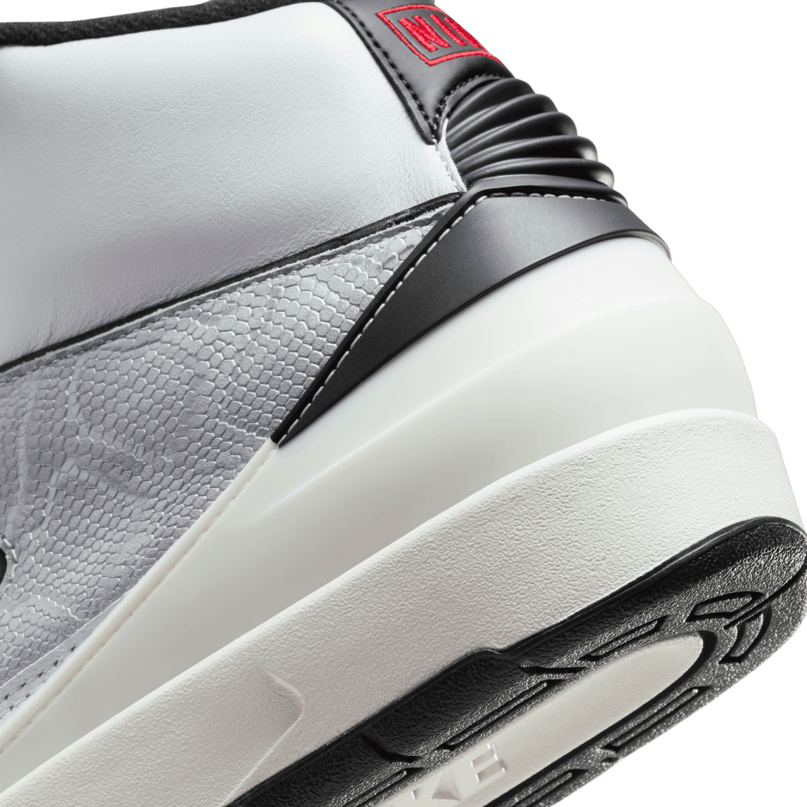 Air Jordan 2 Retro (White / Fire Red / Black / Sail) Release Date 1/20 - Air Jordan 2 Retro (White / Fire Red / Black / Sail) Release Date 1/20 - 