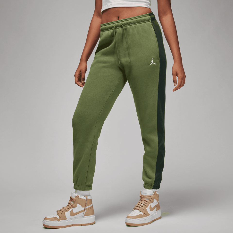 Nike Women's Jordan Brooklyn Fleece (Sky J LT Olive/Galactic Jade/White) - Women's Bottoms