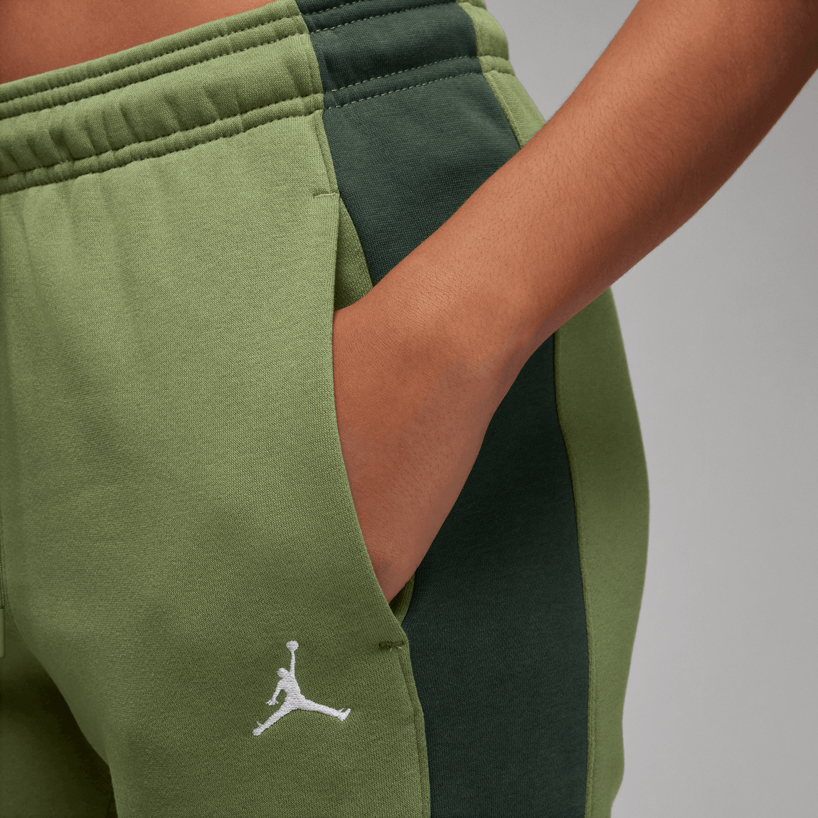 Nike Women's Jordan Brooklyn Fleece (Sky J LT Olive/Galactic Jade/White) - Nike Women's Jordan Brooklyn Fleece (Sky J LT Olive/Galactic Jade/White) - 