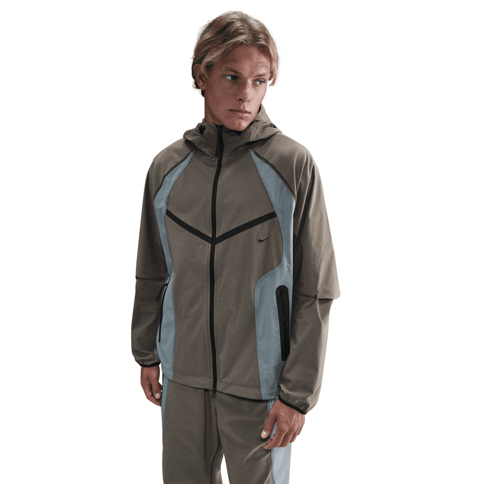 Nike Tech Dri-FIT Woven Color-Block Windrunner Jacket (Cave Stone/Cool Grey/Black) - Men's Footwear