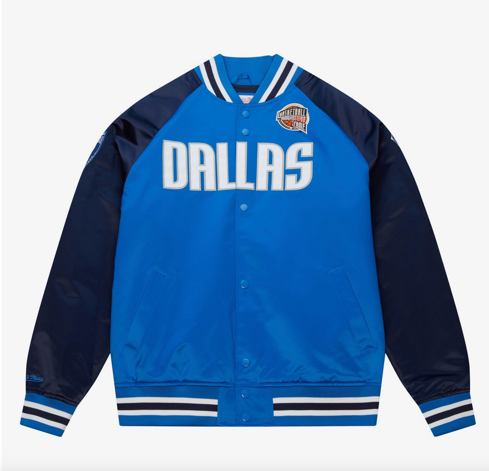 Mitchell & Ness NBA Hall of Fame Dallas Mavericks Dirk Nowitzki Satin Jacket ( Blue ) - Men's Jackets/Outerwear