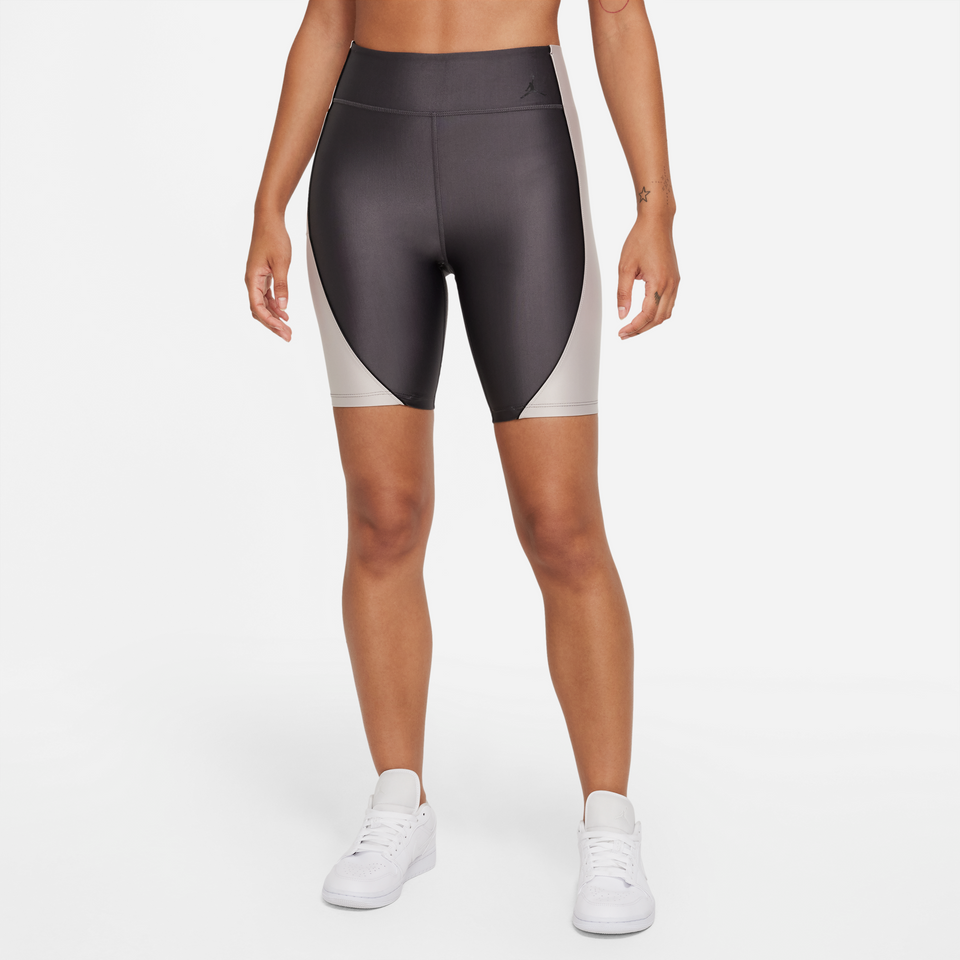 Jordan Women's Essential Training Shorts (Thunder Grey/Moon Particle/Black) - flash40