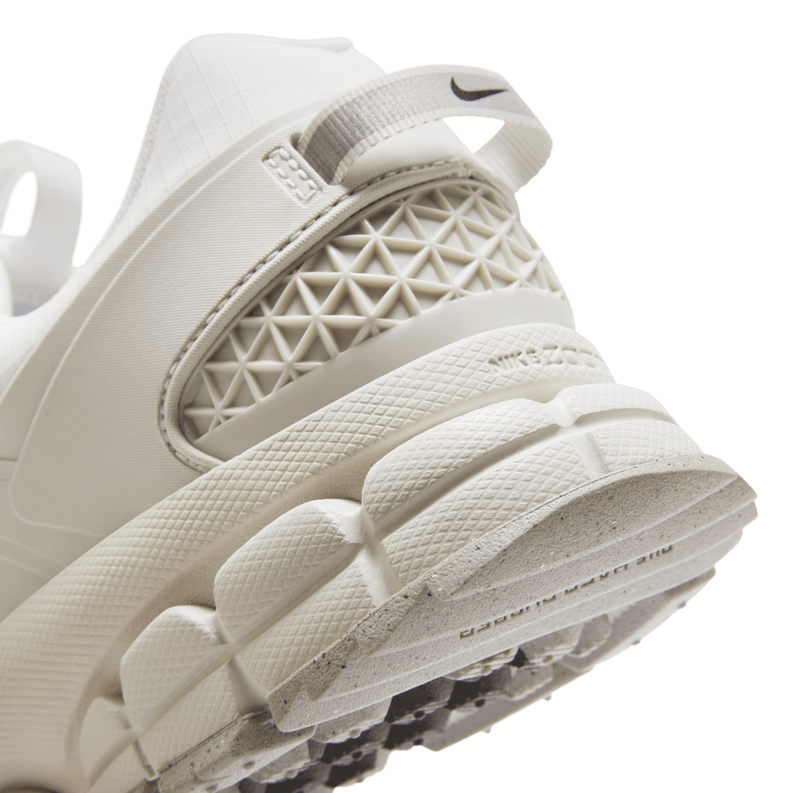 Nike Zoom Vomero Roam (Summit White/Summit White-Light Bone Nike Zoom Vomero Roam (Summit White/Summit White-Light Bone