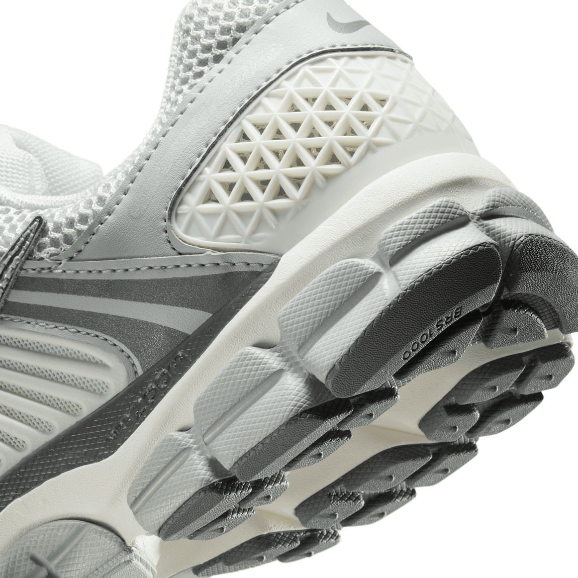 Nike Zoom Vomero 5 (Summit White/Metallic Silver) - Nike Zoom Vomero 5 (Summit White/Metallic Silver) - 