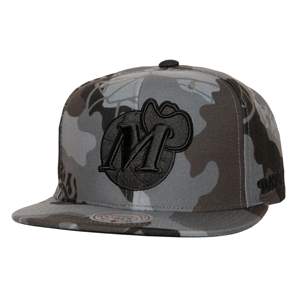 Mitchell & Ness Dallas Mavericks NBA Tonal Camo Hardwood Classics Snapback Hat ( Black / Grey ) - Mitchell & Ness