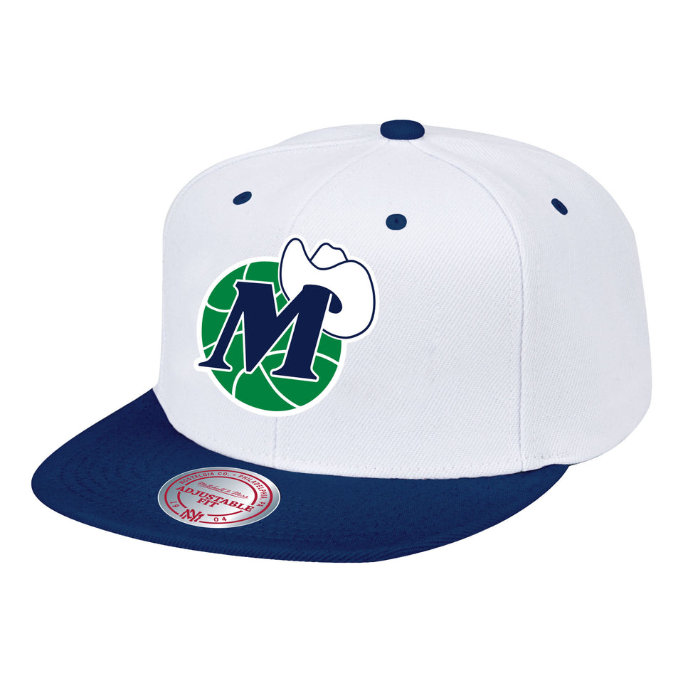 Mitchell & Ness Dallas Mavericks NBA 2 Tone Pro Crown Hardwood Classics Snapback Hat ( White / Navy ) - Accessories