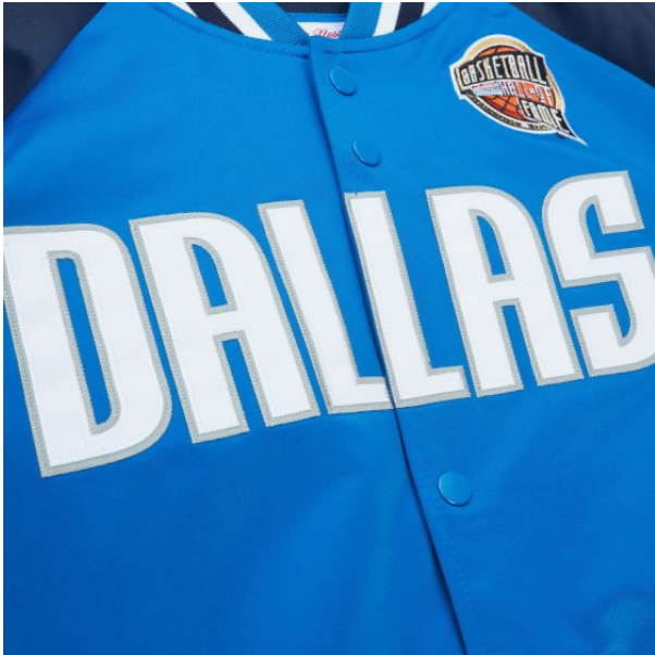 Mitchell & Ness NBA Hall of Fame Dallas Mavericks Dirk Nowitzki Satin Jacket ( Blue ) - Mitchell & Ness NBA Hall of Fame Dallas Mavericks Dirk Nowitzki Satin Jacket ( Blue ) - 