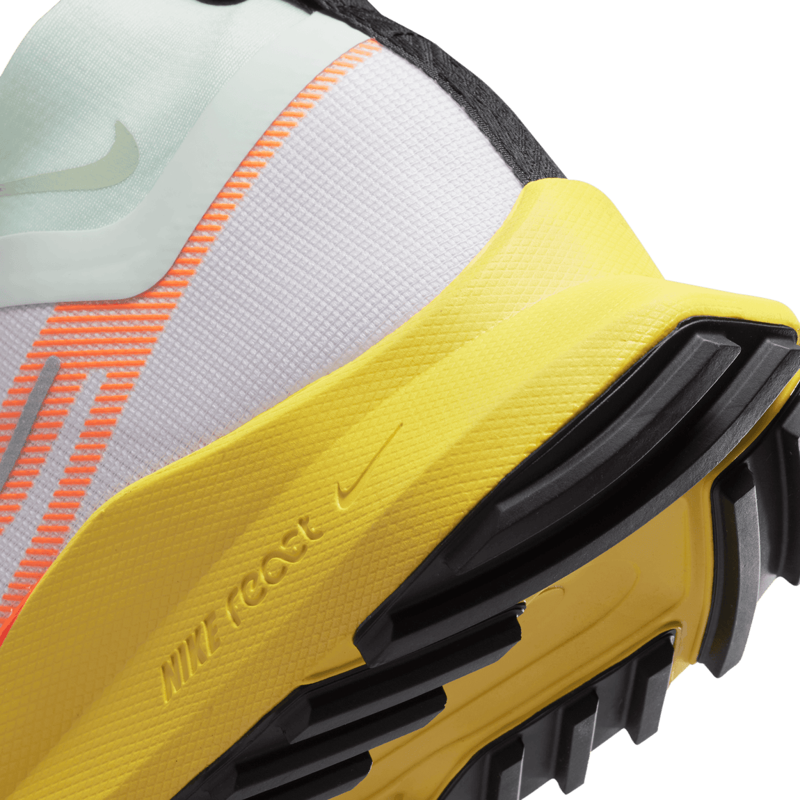 Nike React Pegasus Trail 4 GTX (Barely Grape/Total Orange-Barely Green) - Nike React Pegasus Trail 4 GTX (Barely Grape/Total Orange-Barely Green) - 