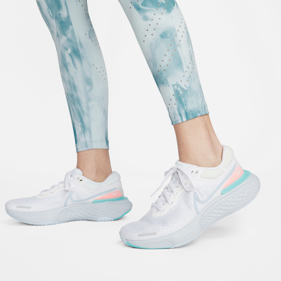 Nike Women's Epic Luxe 7/8 Pocket Running Leggings (Boarder Blue/Ashen Slate/Reflective Silver) - Nike Women's Epic Luxe 7/8 Pocket Running Leggings (Boarder Blue/Ashen Slate/Reflective Silver) - 