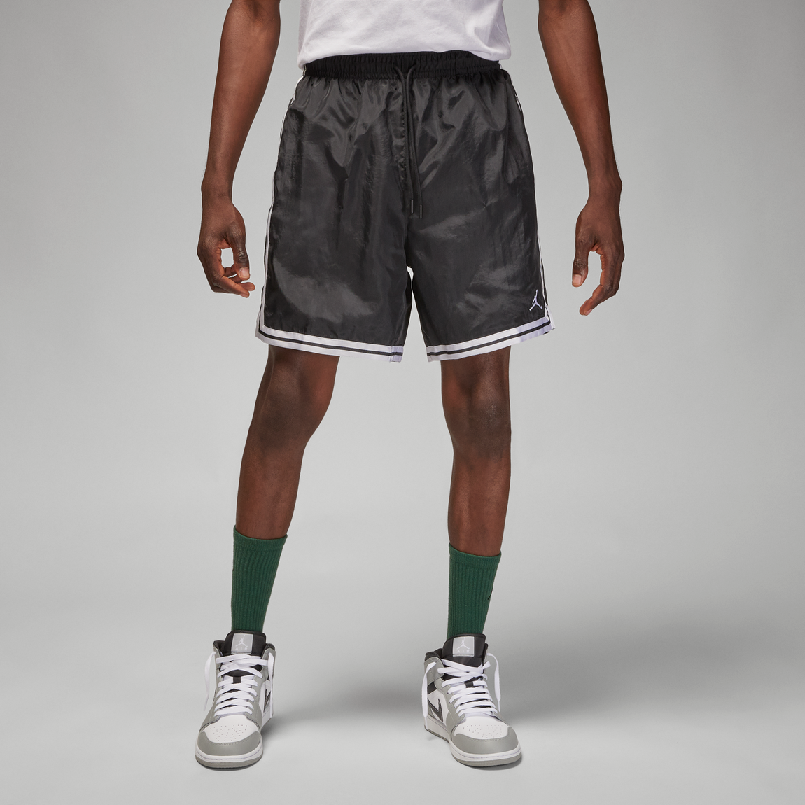 Jordan Essentials Shorts (Black/White) - Jordan Essentials Shorts (Black/White) - 