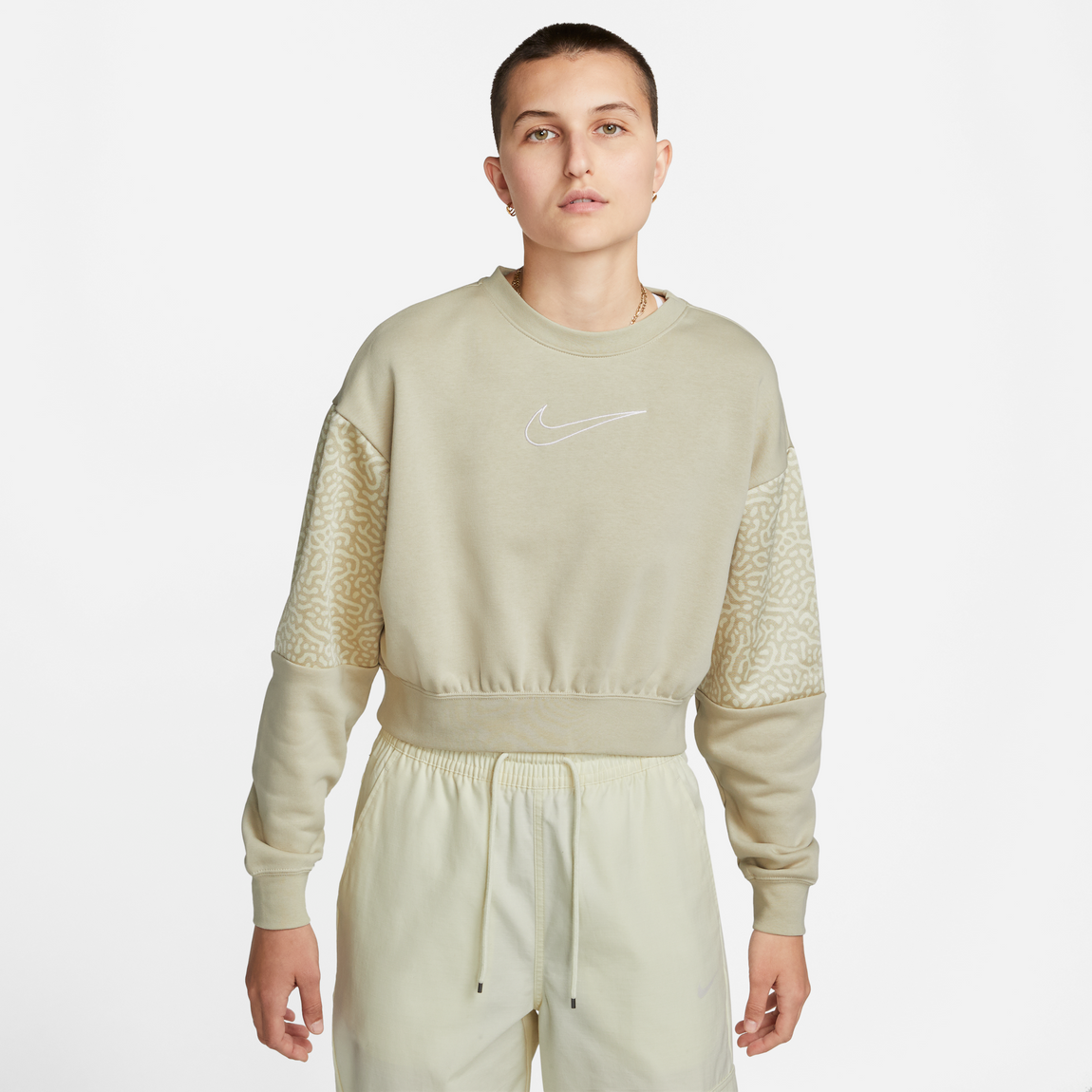 Nike Sportswear Women s Club Fleece Cropped Crew Sweatshirt Rattan Wh Centre