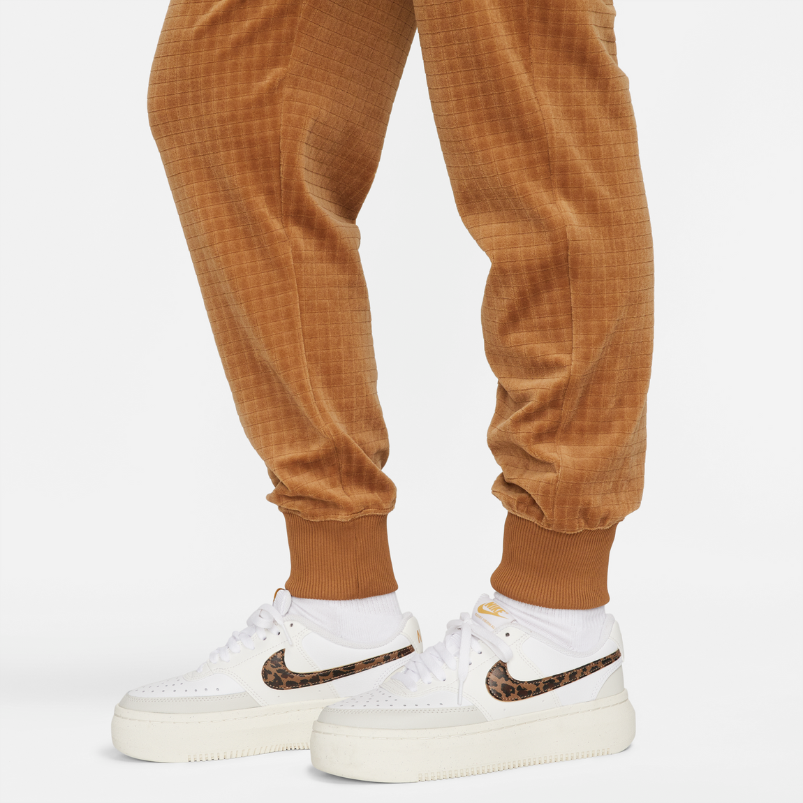 Nike Sportswear Women's High-Waisted Velour Joggers (Ale Brown/Ironstone) - Nike Sportswear Women's High-Waisted Velour Joggers (Ale Brown/Ironstone) - 