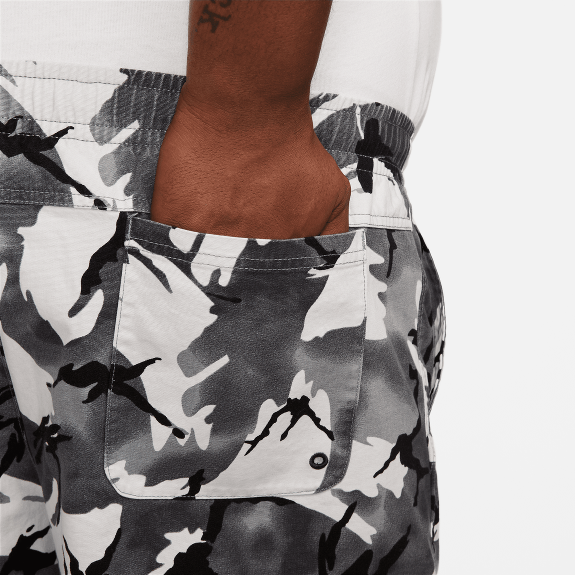 Nike Club Woven Camo Flow Shorts (Cool Grey/White) - Nike Club Woven Camo Flow Shorts (Cool Grey/White) - 