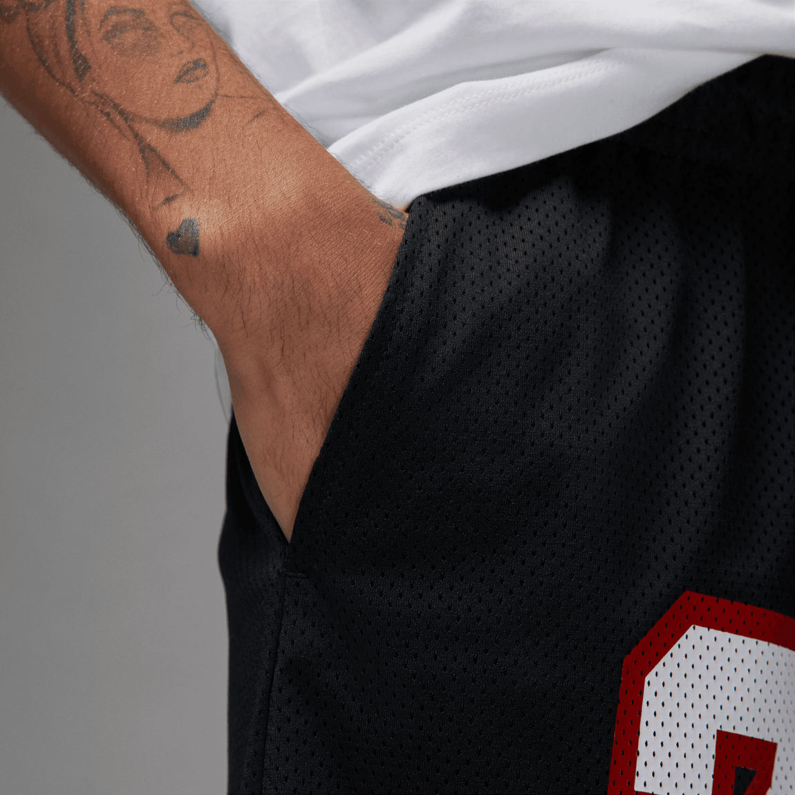 Jordan Essentials Shorts (Black/White-Red) - Jordan Essentials Shorts (Black/White-Red) - 